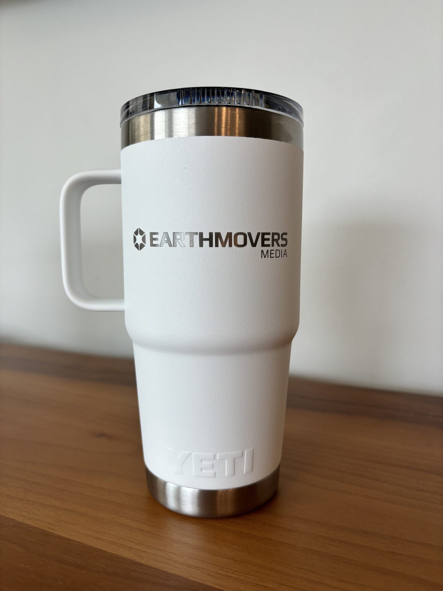 20oz Travel Mug w/ Handle - White